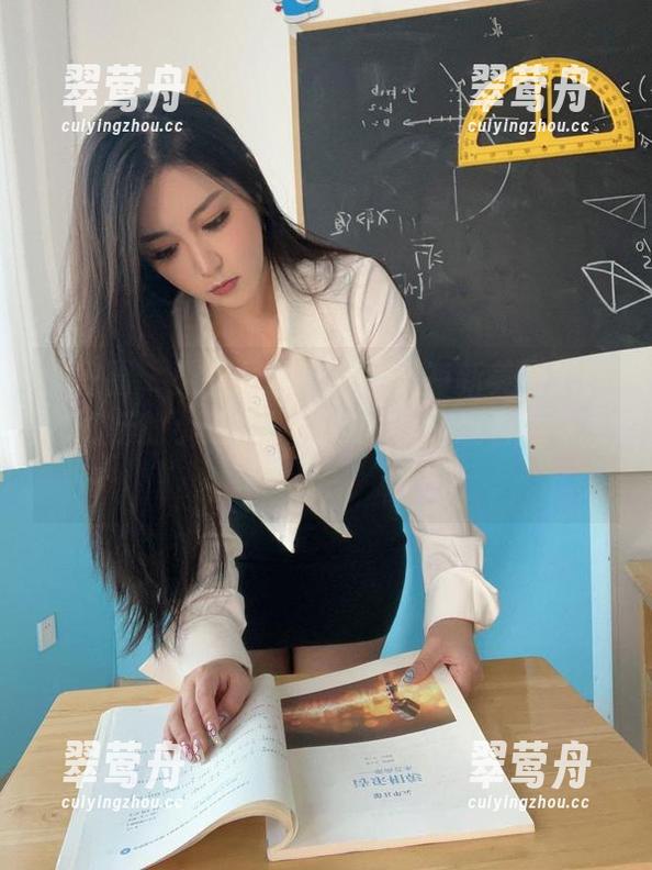 微密圈 - 教室里的小学姐又有新美图啦！120斤的小王同学别停，我还想看更多更新～