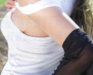 AISS爱丝(钻石版) – 用全套的松果儿圣诞写真，打破沉默的空间与不靠谱的计划！