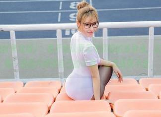 AISS爱丝(黄金版) – 我开始认真思考欣阳的连身袜，这些写真中每一张图片都有自己的味道，让我捉摸不透。