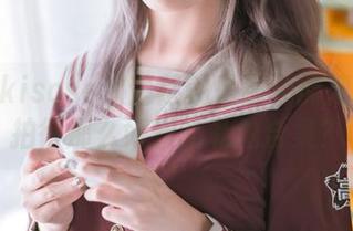 其实Akisoso秋楚楚就是那种能把姐弟恋拍得那么好看的私拍合集？