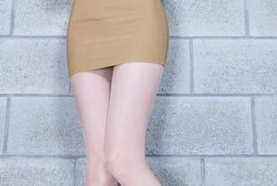 Beautyleg – Lucy的棉袜，免费到让你想把她的照片放在墙上！
