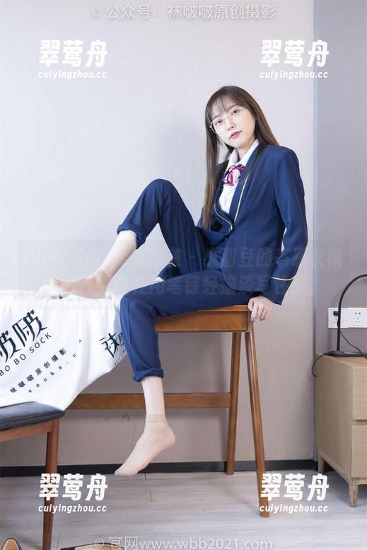 BoBoSocks袜啵啵 - 小甜豆的高跟长靴套图，像是在用笔锋轻描淡写性感。