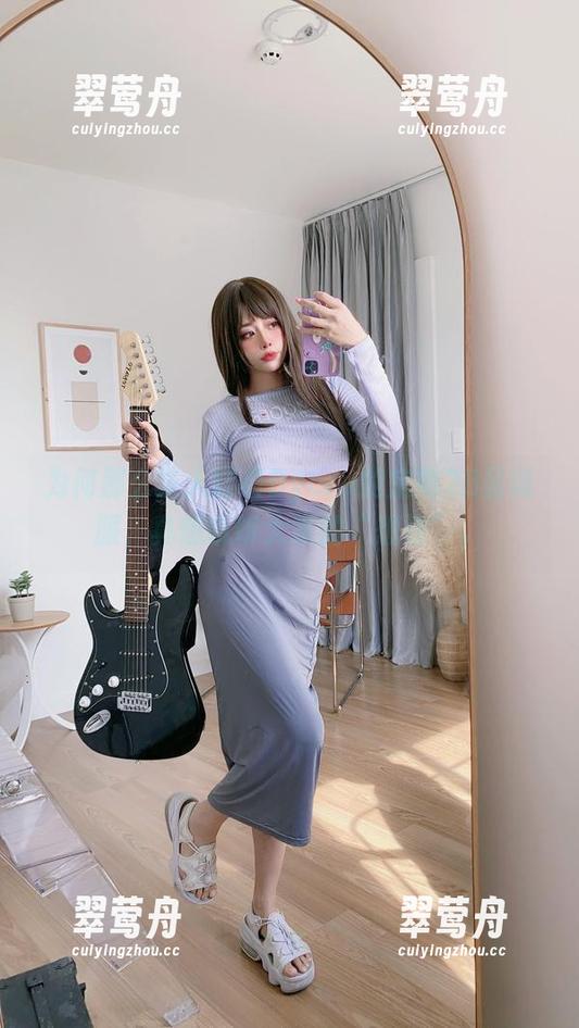 为何那么多人盯着Byoru的定制2B圣诞服，真想听听大家的“想法”。