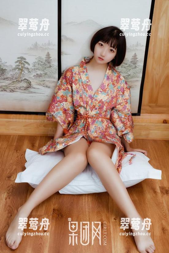 GIRLT果团网 - 毛衣在等，little贝壳喵的更新像猫咪的懒散