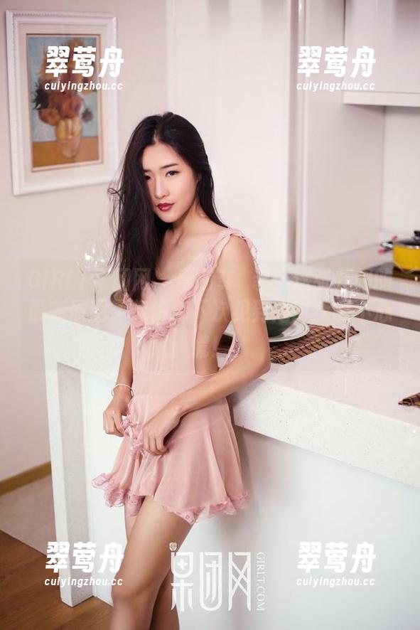 GIRLT果团网 - 吾有龚玥菲！这张礼服的最新原图，保佑我下次见到她时我能不心慌！