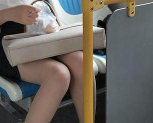 IESS异思趣向 – 高清轰炸不偏不倚，腿环礼服下的云芝你敢看吗？