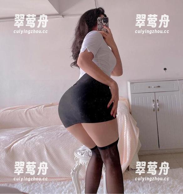 微密圈 - 绝了，Jessie婕西的红色睡袍合集如此大胆！