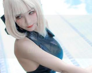爱宕的Kitkat Cosplay风：原图不需要过多修饰，cos里的细节是我想说却说不出的那种。