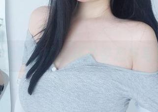 K酱的大胆公式：秘书姿态与写真挑战