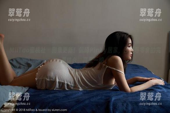 MiiTao蜜桃社 - 图集更新！佩琦Pinky居家，沙发与零食的完美结合，真是一绝。