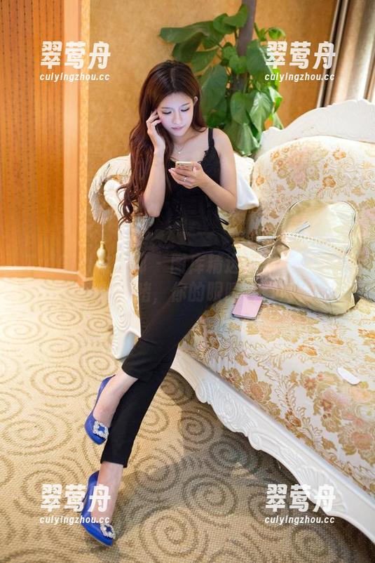 TuiGirl推女郎 - 图库精选：何奕恋的美足，我敢打赌，你的眼睛会背叛你！