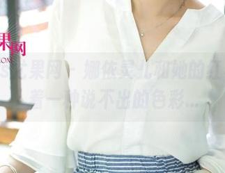 UGirls尤果网 – 娜依灵儿和她的红裙，带着一种说不出的色彩…