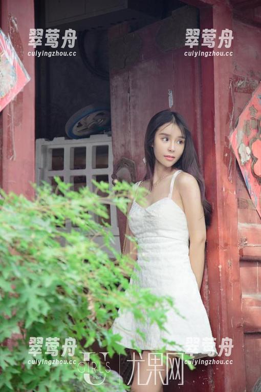UGirls尤果网 - 张辛苑的护士角色真有趣，作品让人懵懂，但无圣光的味道又超真实。