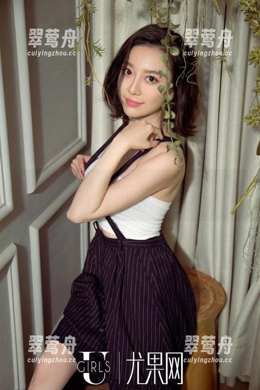 UGirls尤果网 - 别犹豫，诗朵雅的户外美图更新，让我们也开一场风光秀！