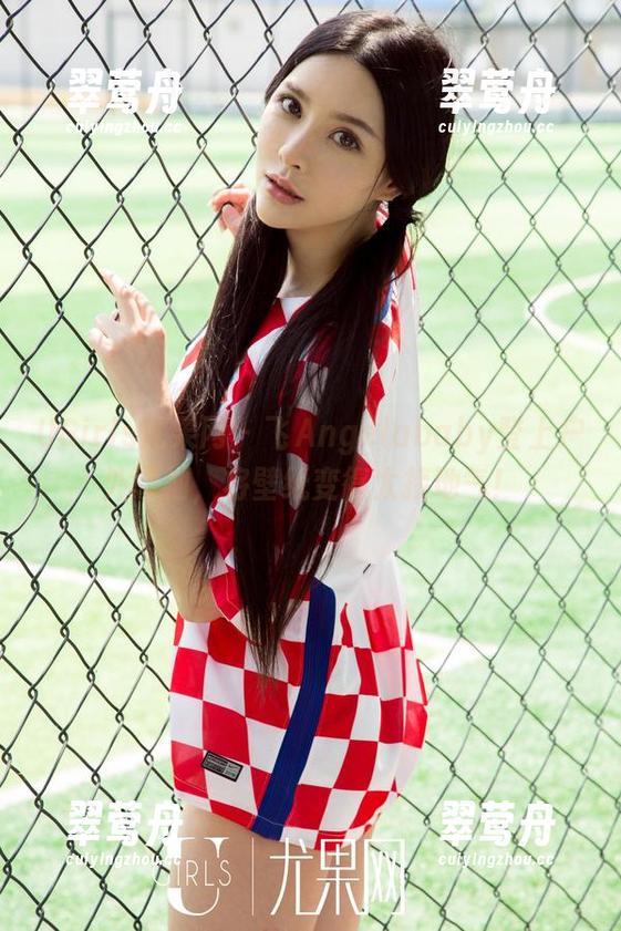 UGirls尤果网 - 飞Angelababy登上户外领袖，将壁纸变得太接地气！