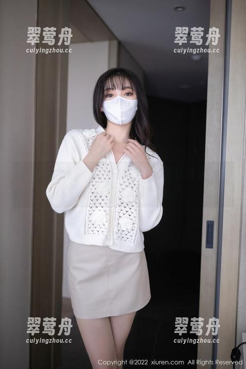 Xiuren秀人网 - Arude薇薇写真集：不过是校园的闲散与倦怠