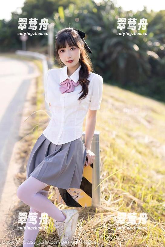Xiuren秀人网 - Jennifer小若的棉袜，这是图库里独一无二的“脚下时尚”！最新元素尽在其中！