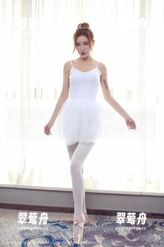 Xiuren秀人网 - MODEL伊若海边图包精选——你以为只有游泳才好看吗？