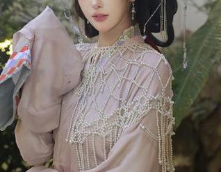 Xiuren秀人网 – 九尾Ivy最新套图：不是我夸，死库水也想和你聊会儿天！