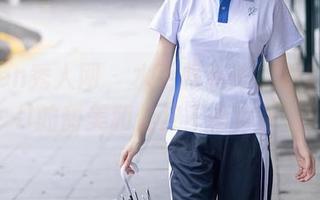Xiuren秀人网 – 水手服私拍，养乐多Doll的甜美和俏皮不请自来。