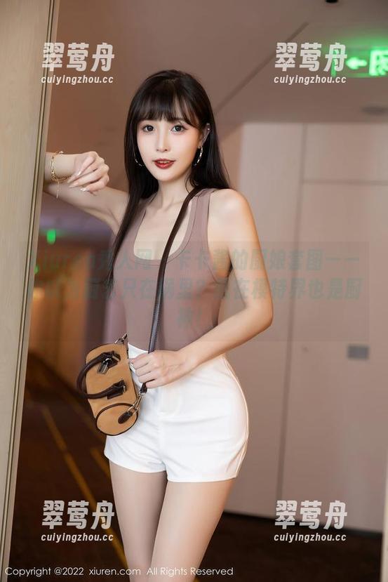Xiuren秀人网 - 卡卡酱的厨娘套图——你以为厨艺只在锅里？我在模特界也是厨神！