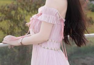 Xiuren秀人网 – 可乐Vicky姐姐的作品，那个眼神…这不是在勾引我吧？