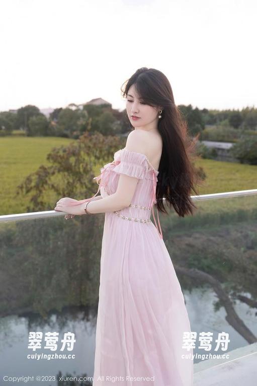 Xiuren秀人网 - 可乐Vicky姐姐的作品，那个眼神…这不是在勾引我吧？