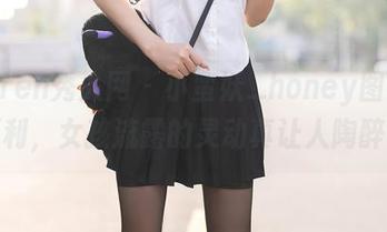 Xiuren秀人网 – 小蛮妖_honey图集送福利，女孩流露的灵动真让人陶醉。