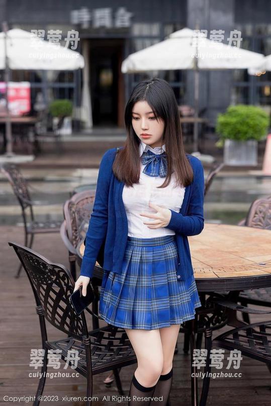 Xiuren秀人网 - 网盘里的毛衣搭配大解密，林文文穿得像个小仙女！