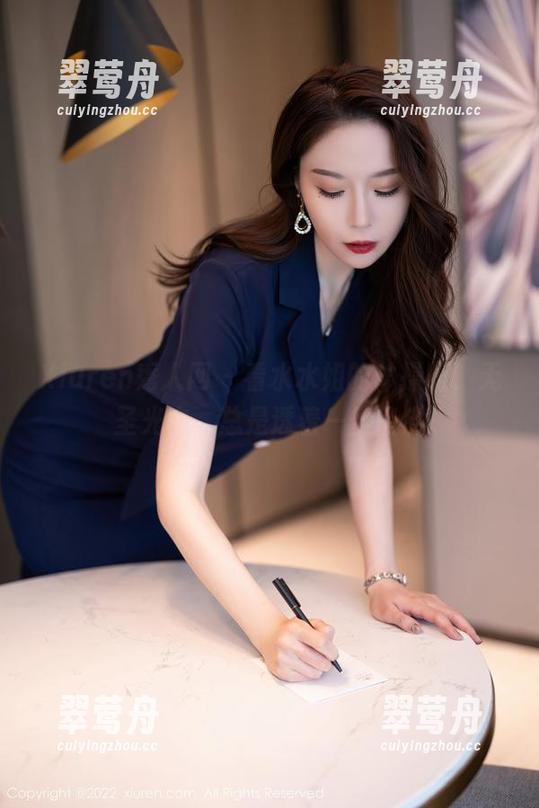 Xiuren秀人网 - 看水水姐的体操服，无圣光中，总是透着一丝俏皮