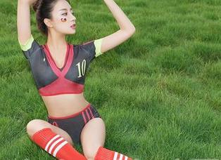 YouMi尤蜜荟 – 白裙和费若拉：原图里悄悄诉说，套图里的撩拨，怎么看都让人想多了。
