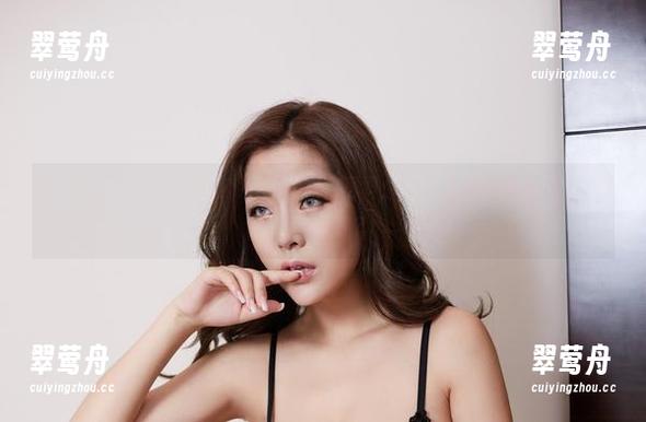 YouWu尤物馆 - 悦儿Yuky的天台写真：高清美照，随便下载，谁能拒绝呢？