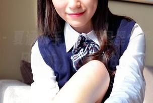 pans – 夏涵水手服，原图里似乎有股海风吹来，让人神往。