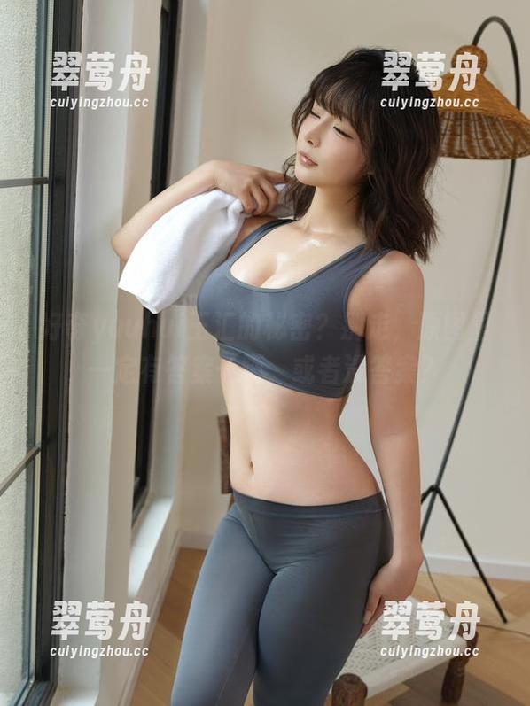 好奇yuuhui玉汇的秘密？别走，原图里一定有答案…呃，或者没答案？