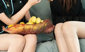 丽柜 – 王欣竹清纯私拍，资源就像泡沫，得到了又害怕失去，我感到了一点焦虑。