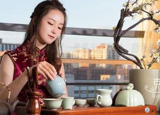 克拉女神 – 在泳装的海洋里，孟君光芒四射，图包里的每一张都是广告牌啊！