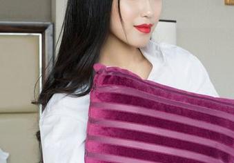 克拉女神 – 如果你以为羽西的纯白只是一种颜色，原图会让你双眼发光，更新再添新姿！