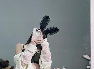 微密圈 – 兔宝妮to证明：白裙子根本不挑人——图包里藏着各路试妆效果！