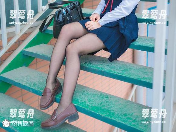 兔玩映画的系列大作：白喵喵喵，原图里猫咪的眼神可以撩倒整个猫圈！