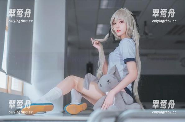 紫日常的腼腆姿态，南桃Momoko真会挑图包，分享给大家得了。