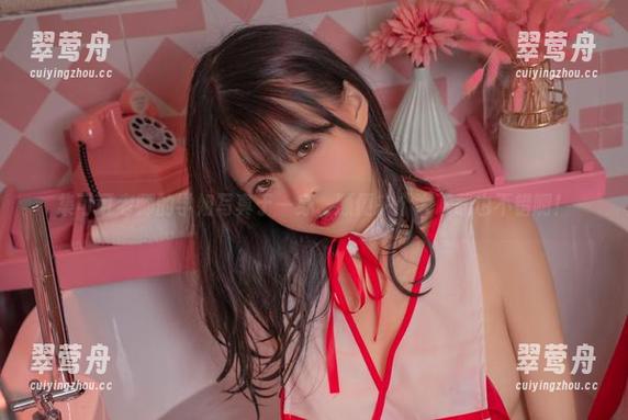 集可可老师的学姐写真于一身，顺便来个大下载也不错啊！