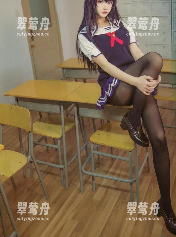 走出办公室的在下萝莉控ii，分享她的职业装cos小心机