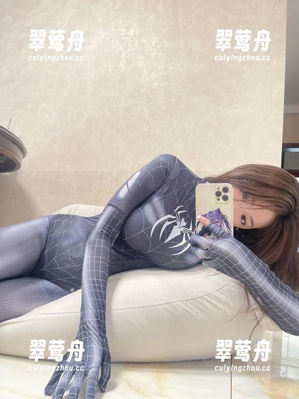 微密圈 - 忍不住又点开奶宝妹纸的网袜私拍图包，真是过瘾