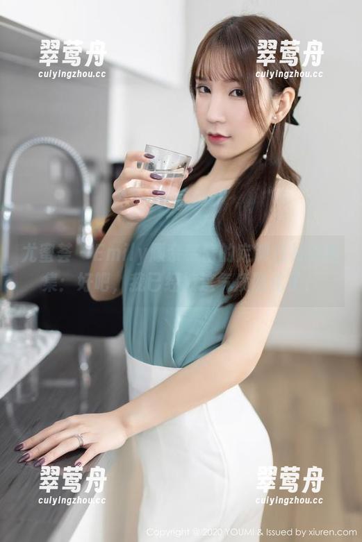 尤蜜荟 - Emily顾奈奈酱的定制白衬衫图集：好吧，我已经被这气质融化了！