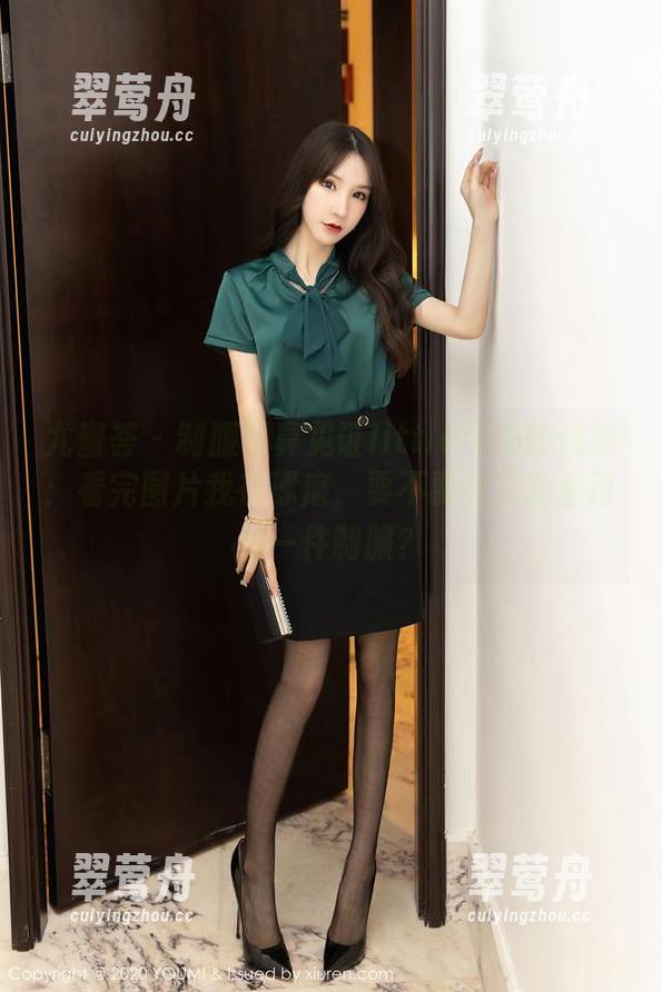 尤蜜荟 - 制服写真见证little贝壳的优雅：看完图片我在琢磨，要不要在衣橱里再加一件制服？