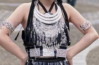 不只有女神的姿态，御子Yumiko的私拍图包还隐藏了许多小乐趣