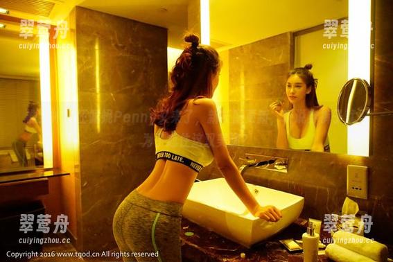 推女神 - 汪佩妮Penny又来了，新长腿更新，听说穿裤子就是为了遮住这双美腿？