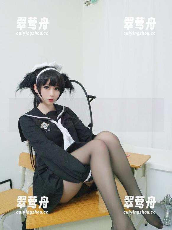 又是一个COS奇怪的尝试，是依酱吖的自拍，高清放大双眼效果不错！