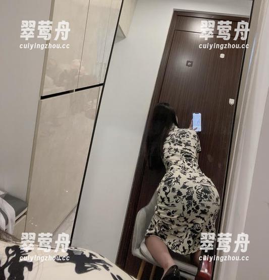微密圈 - 是可馨耶的图包，暗藏的秘密比想象中要惹火
