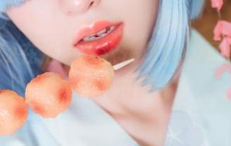 看晕崽Zz在浴缸里欢快游玩，网盘里的照片真值点